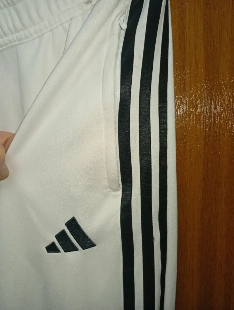 Pantalones deportivos blancos - 3