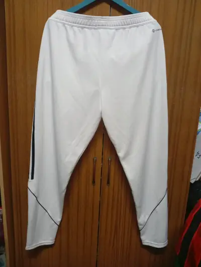 Pantalones deportivos blancos - miniatura 4
