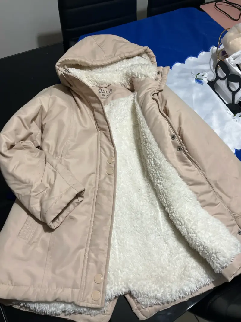 Abrigo beige con capucha forrado - 1