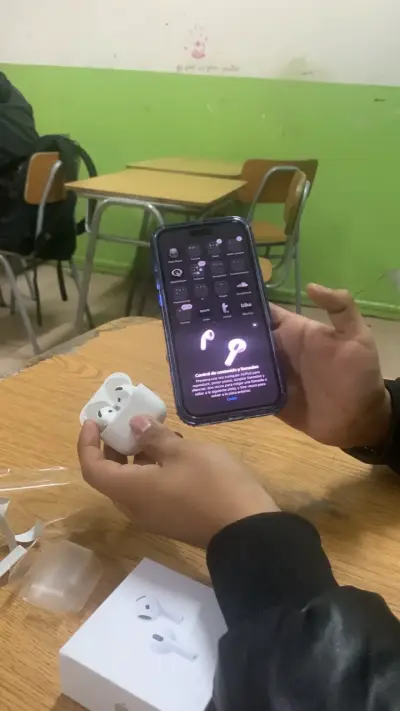 Audífonos inalámbricos nuevos en caja - miniatura 3