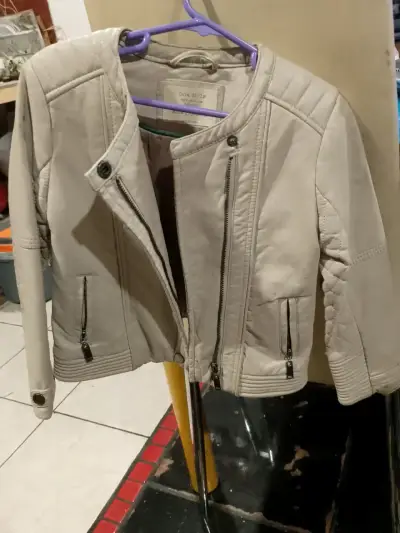 Chaqueta beige estilo biker - miniatura 2