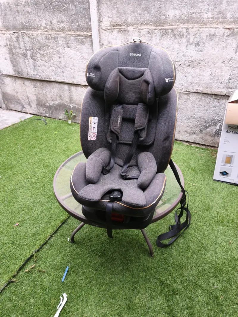 Silla de auto gris para bebé - 5