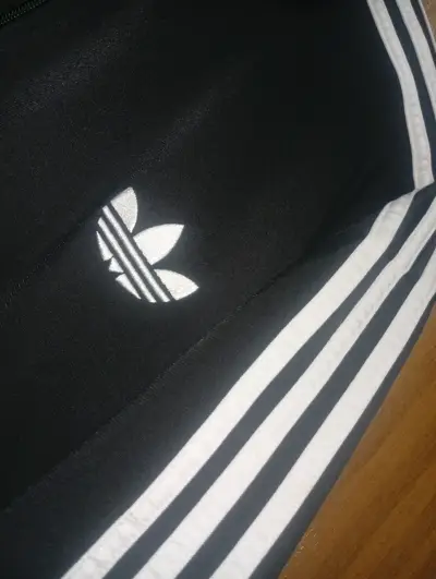 Chaqueta deportiva negra Adidas - miniatura 2