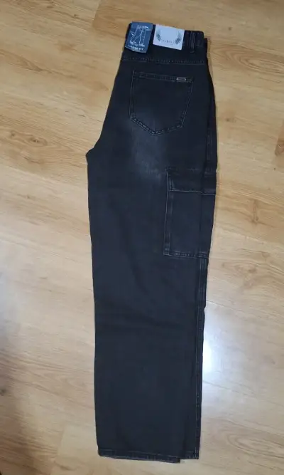 Pantalón cargo negro - miniatura 2