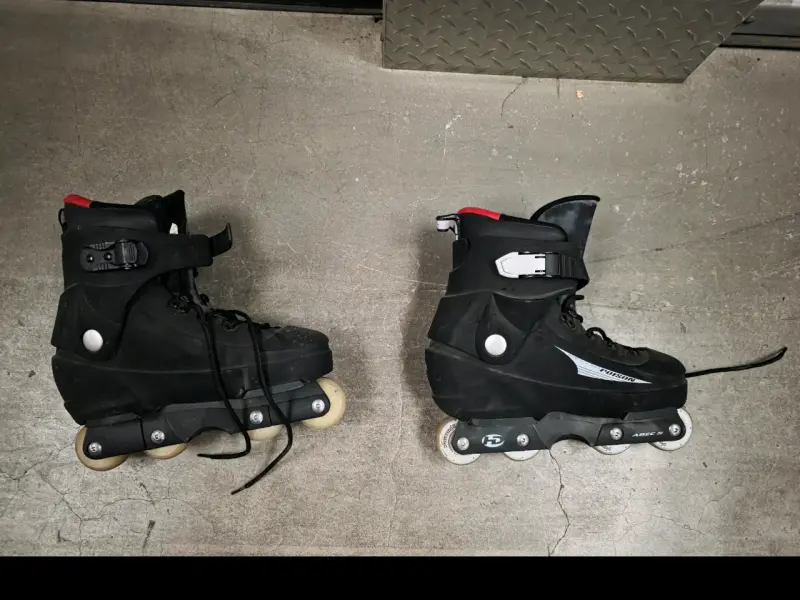 Patines en línea negros agresivos - 4