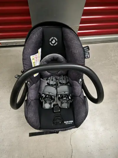 Silla de auto Maxi-Cosi negra - miniatura 1