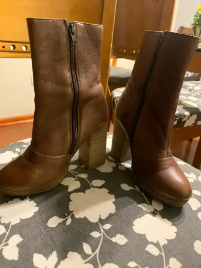 Botines de cuero marrón con tacón Basament - miniatura 1