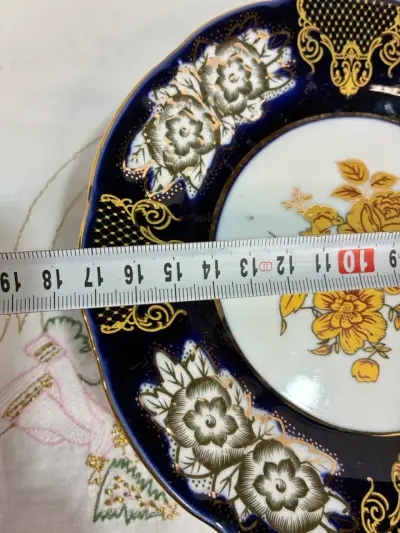 Platos de porcelana con diseño floral - miniatura 3