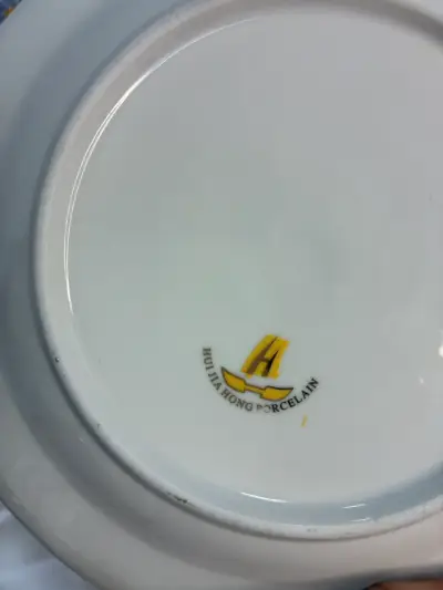 Platos de porcelana con diseño floral - miniatura 4