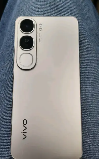 Smartphone con pantalla completa - miniatura 2