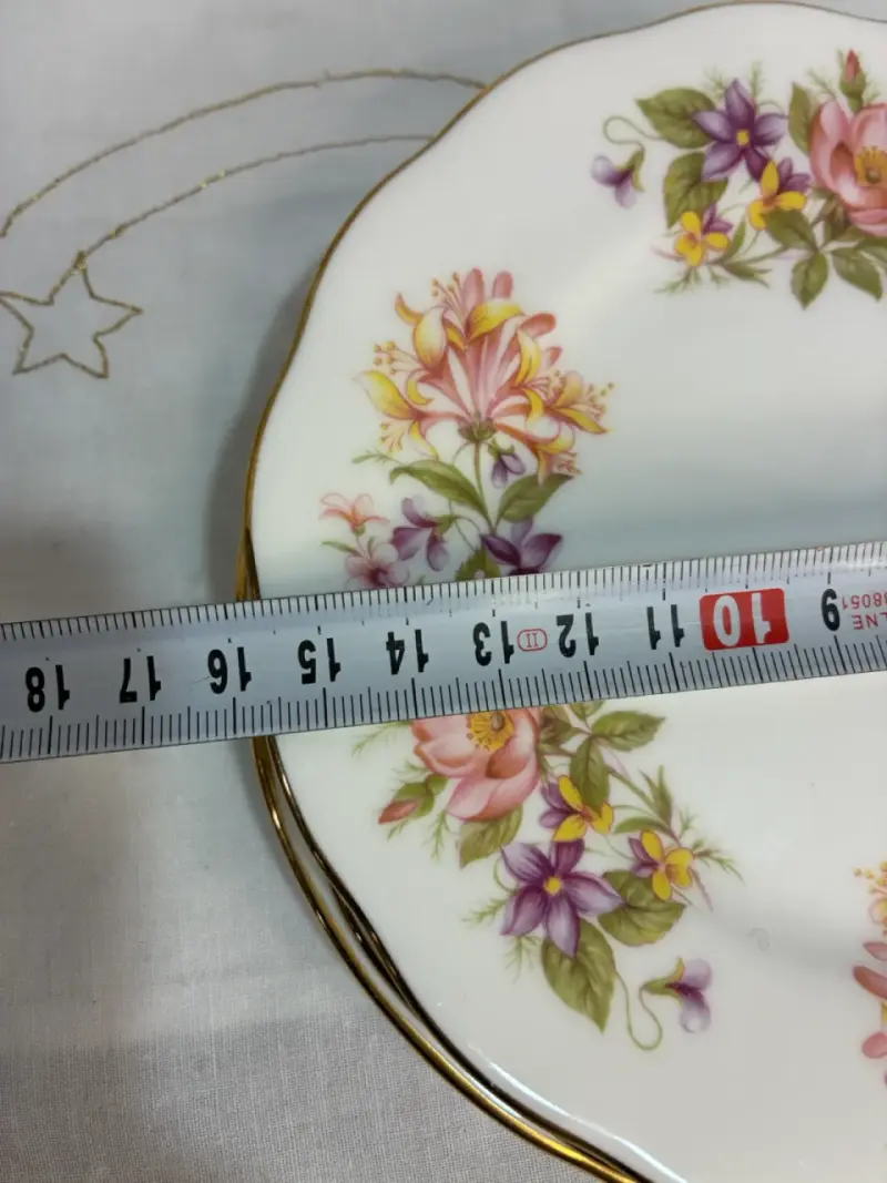 Platos de porcelana con flores - 3