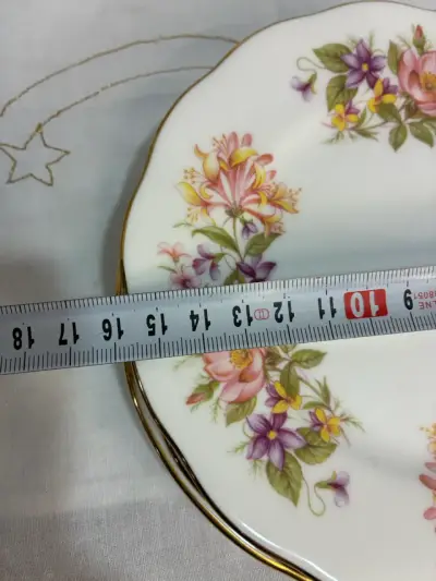 Platos de porcelana con flores - miniatura 3