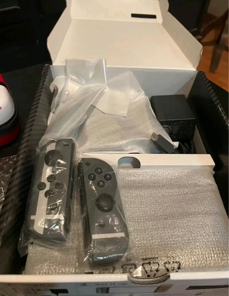 Nintendo Switch OLED con Super Smash Bros - 2