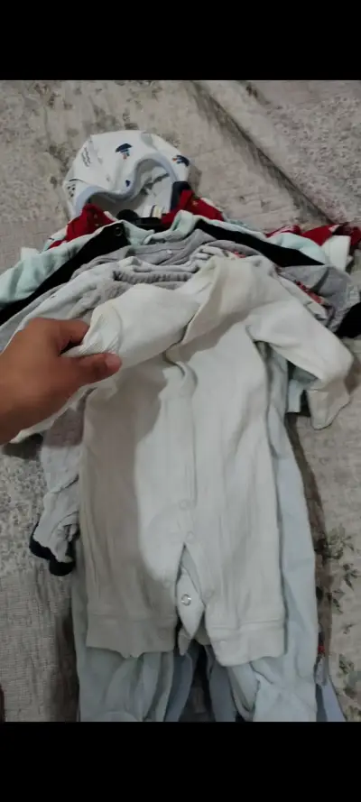 Lote de ropa bebe 0-3 meses - miniatura 3