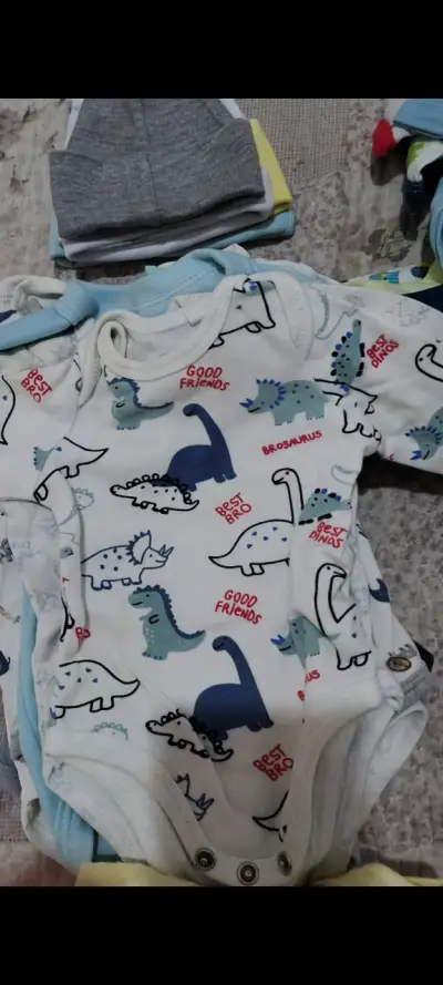 Lote de ropa bebe 0-3 meses - miniatura 4
