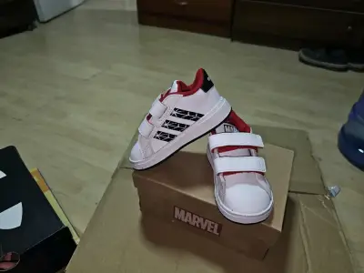 Zapatillas infantiles Marvel blancas - miniatura 1
