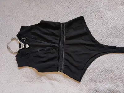 Body escotado talla L - miniatura 1