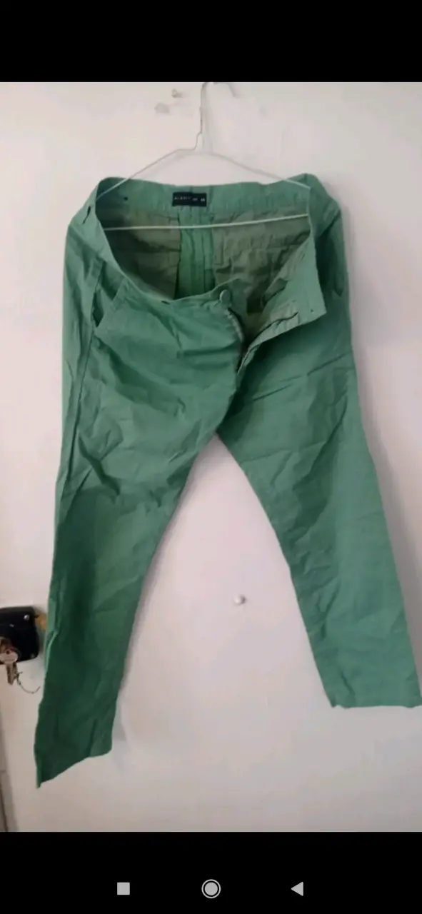 Pantalones chinos beige y verdes - 3