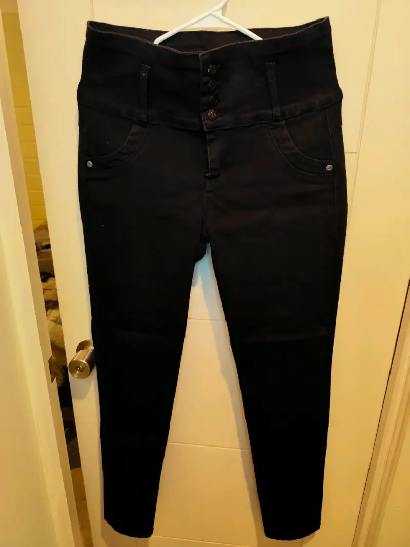Jeans colombianos negros de tiro alto