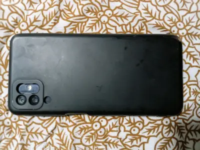 Celular Samsung con pantalla dañada - miniatura 2