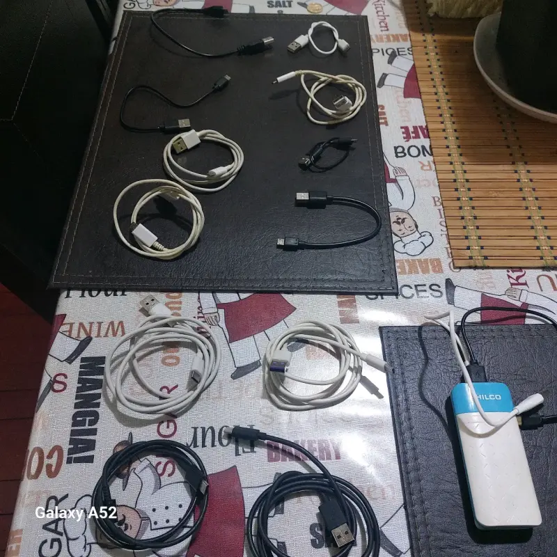 Cables USB y Power Bank