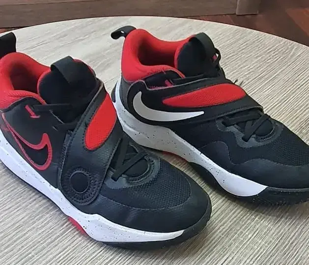 Zapatillas deportivas rojas - 1