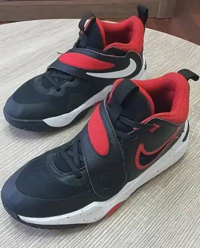 Zapatillas deportivas rojas - miniatura 2