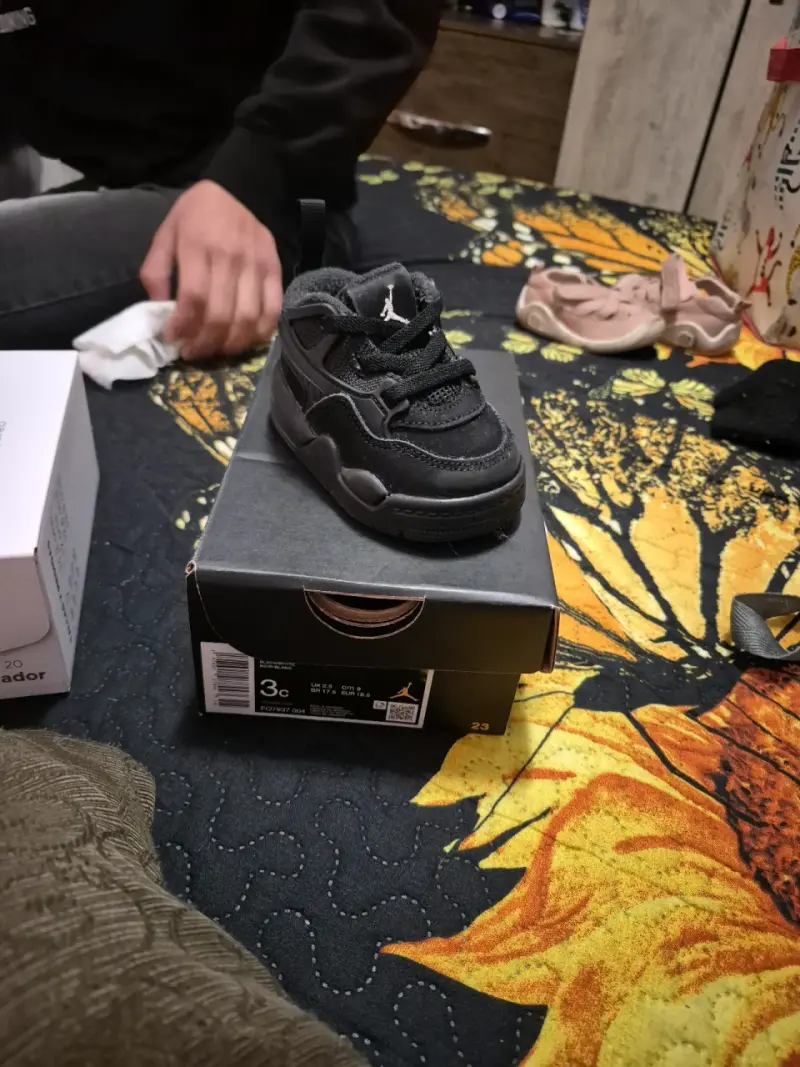 Zapatillas jordan negras para bebé - 2