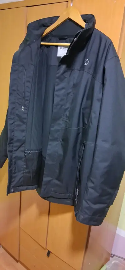 CHAQUETA DOITE NEGRA CON GORRO DESMONTABLE - miniatura 1