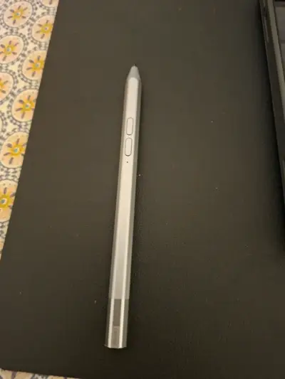 Tablet con funda protectora - miniatura 3