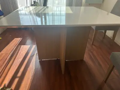 Mesa de comedor moderna - miniatura 3