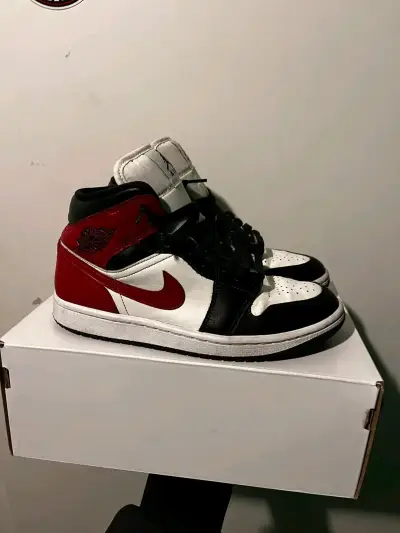 Zapatillas unisex original JORDAN 1 MID - miniatura 1
