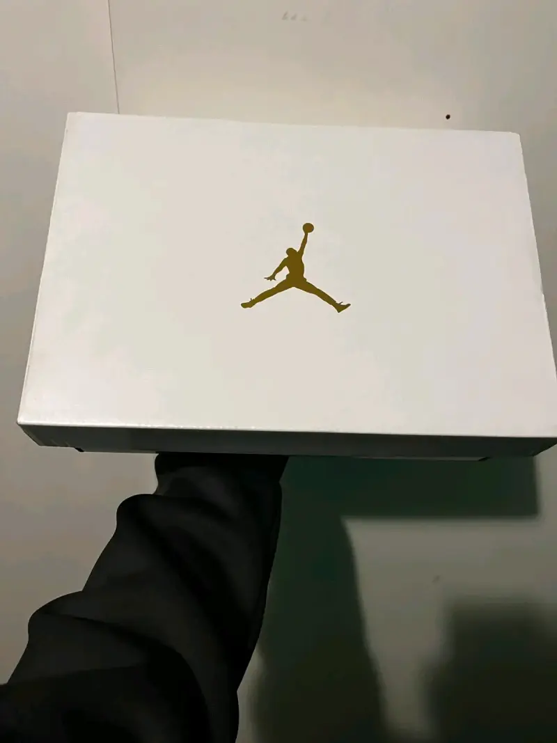 Zapatillas unisex original JORDAN 1 MID - 4