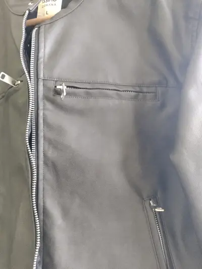 Chaqueta negra de cuero sintético - miniatura 3