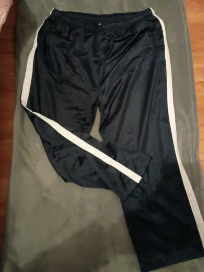 Pantalón deportivo azul marino con franjas blancas - miniatura 1
