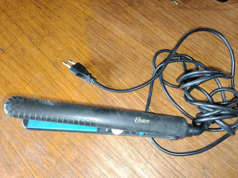 Plancha de pelo Oster negra - 1