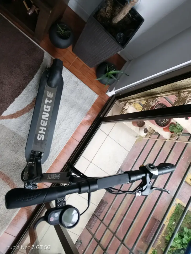 Scooter eléctrico Sheugt negro - 2