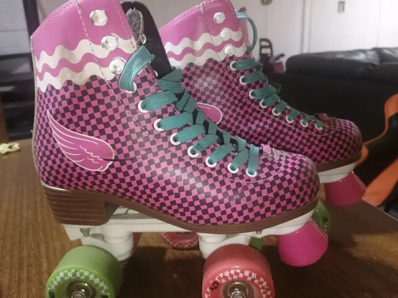 Patines de cuatro ruedas rosados - 2
