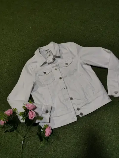 Chaqueta blanca de mezclilla - miniatura 1