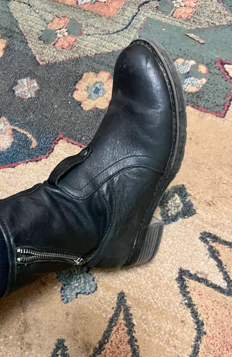 Botas negras de cuero
