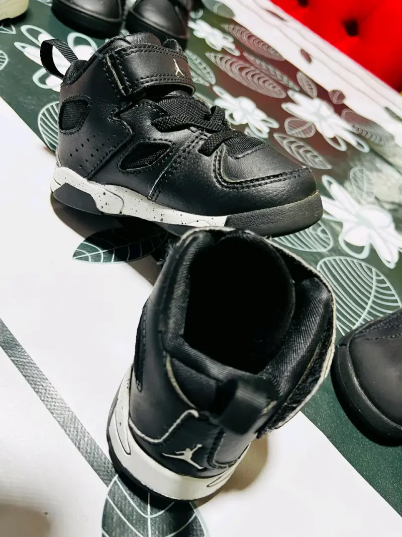 Zapatillas negras deportivas niño 22cm - 1