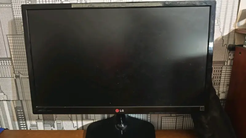 Monitor LG de 24 pulgadas - 3