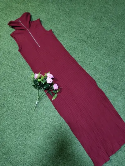 Vestido largo sin mangas burdeos - miniatura 1