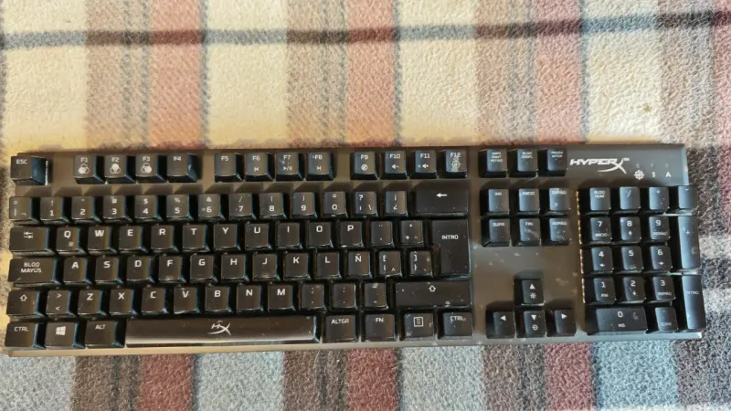 Teclado mecánico HyperX - 1
