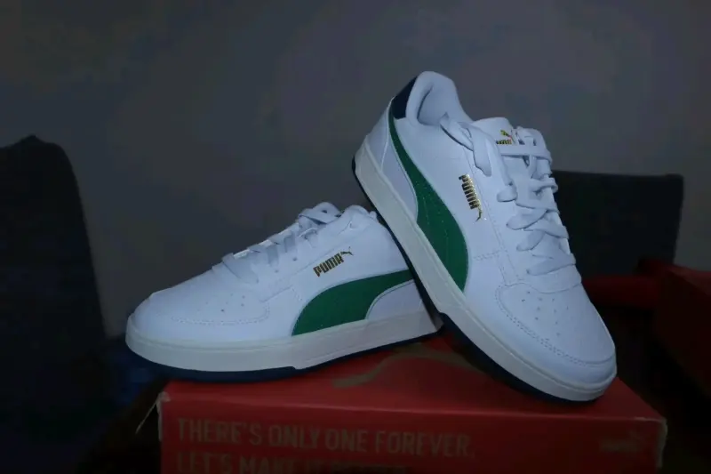 Zapatillas blancas deportivas