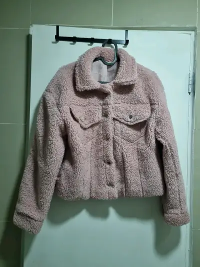 Chaqueta de peluche rosada - miniatura 1