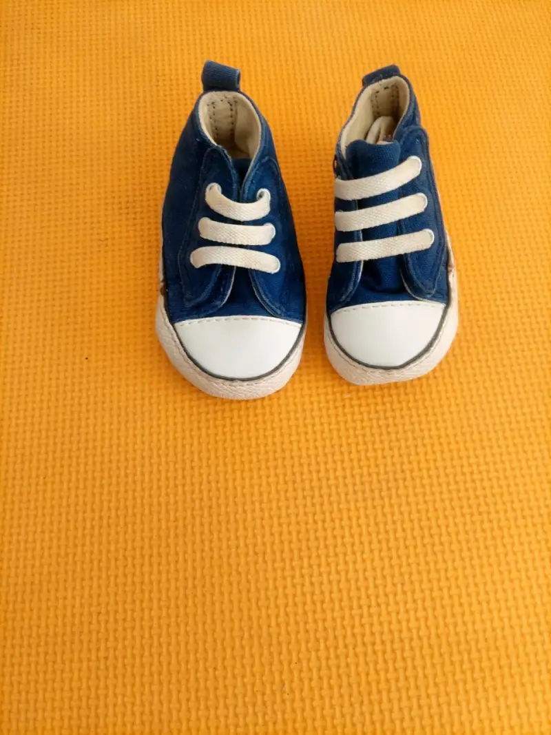 Zapatillas azules para bebé - 1