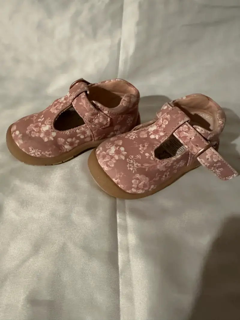 Zapatos de bebé colloky rosas con flores - 2