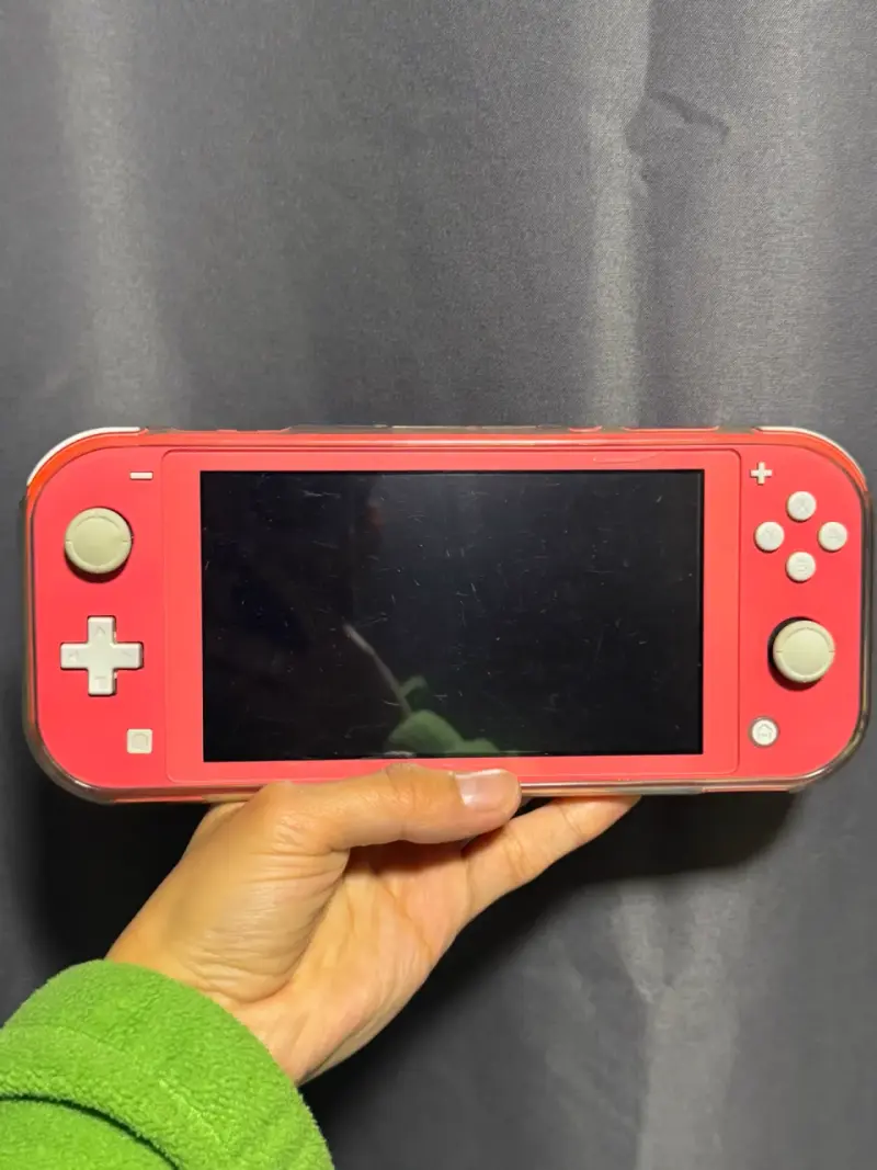 Nintendo Switch Lite de 32gb + juego fisico - 4