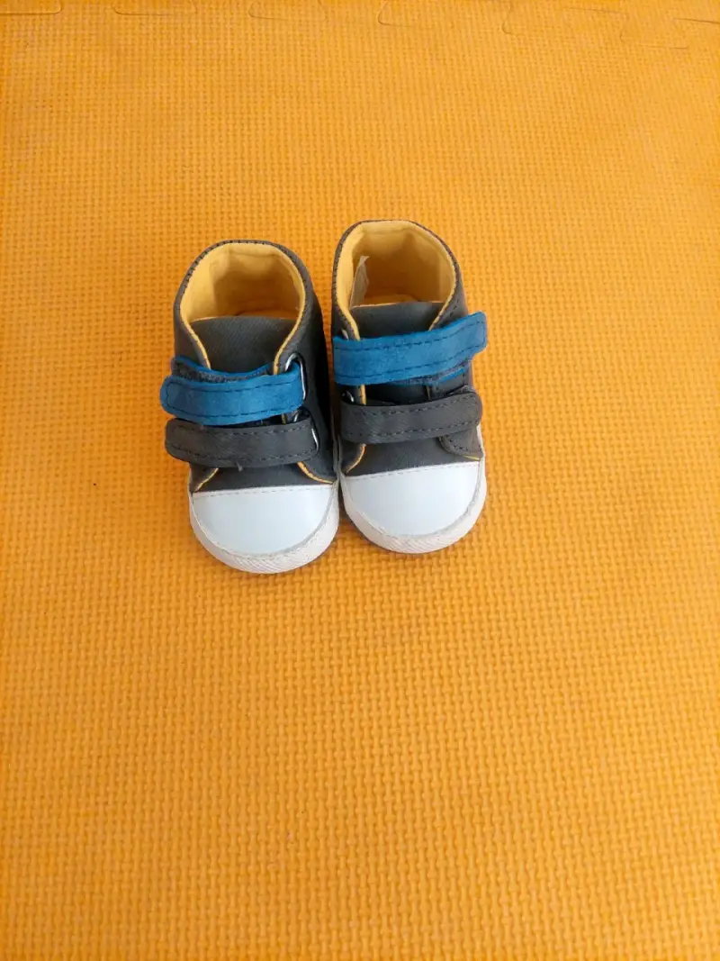 Zapatillas bebé azul y gris - 1